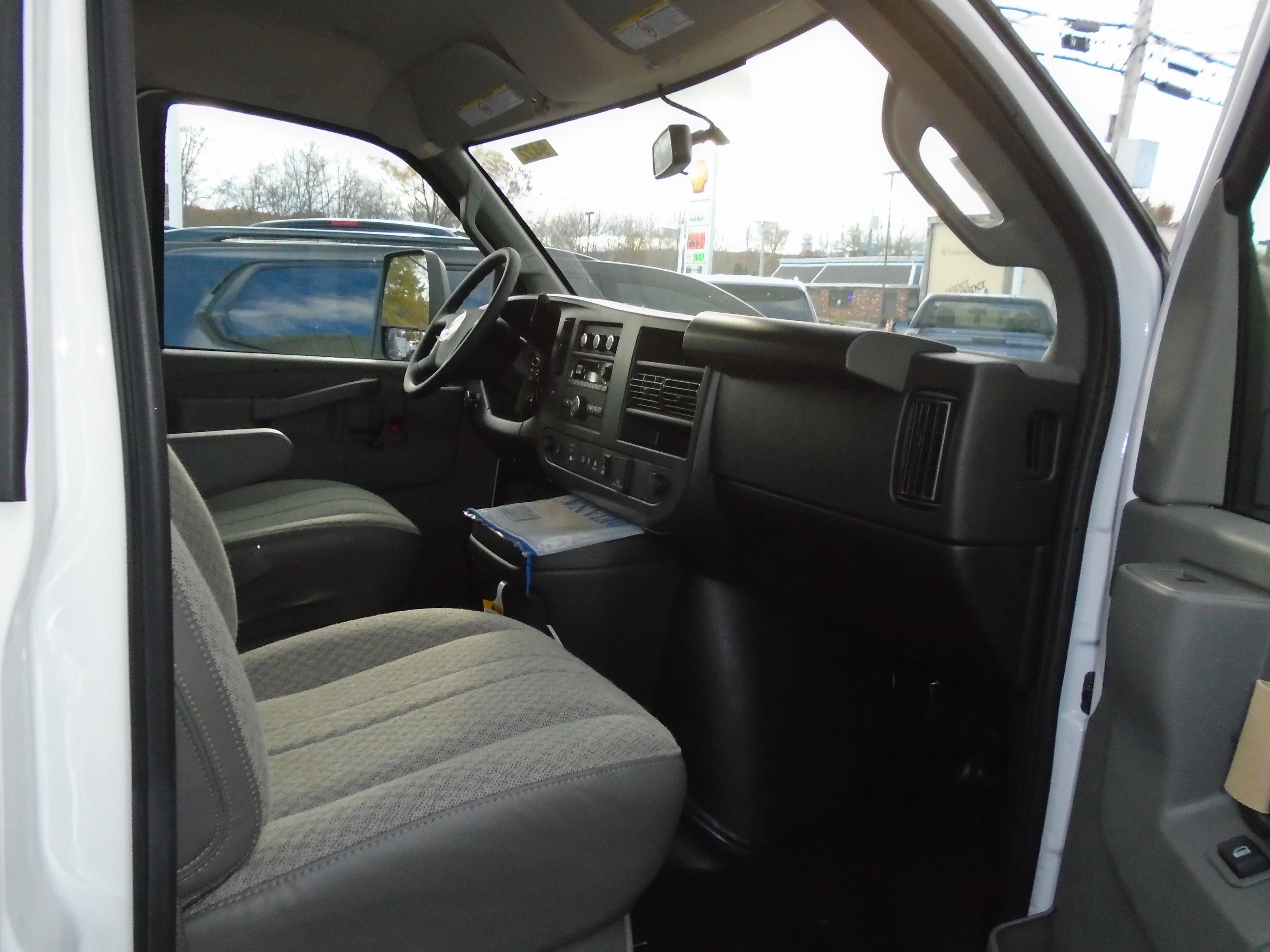 2025 GMC Savana Cutaway 3500 Base