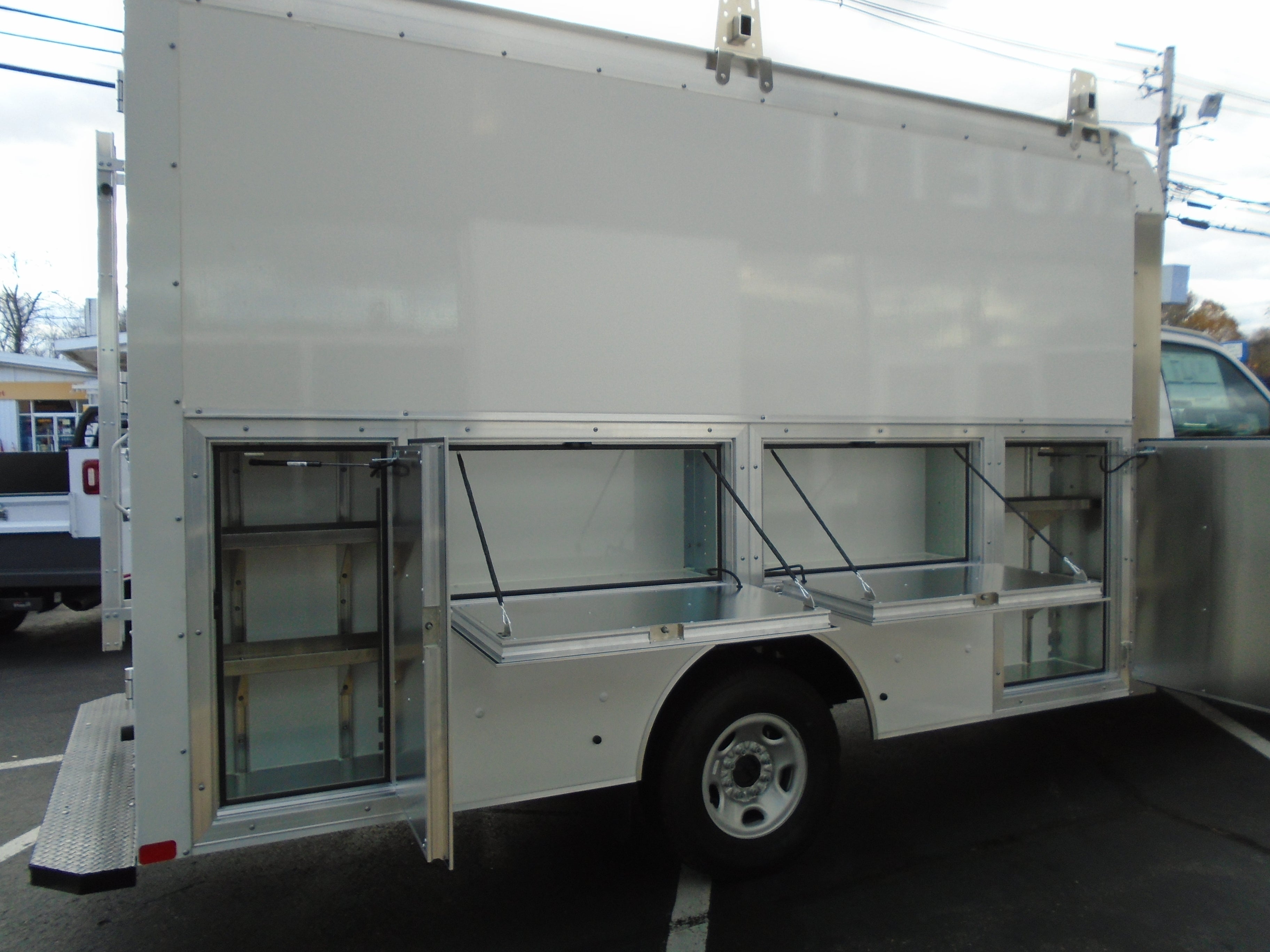 2025 GMC Savana Cutaway 3500 Base