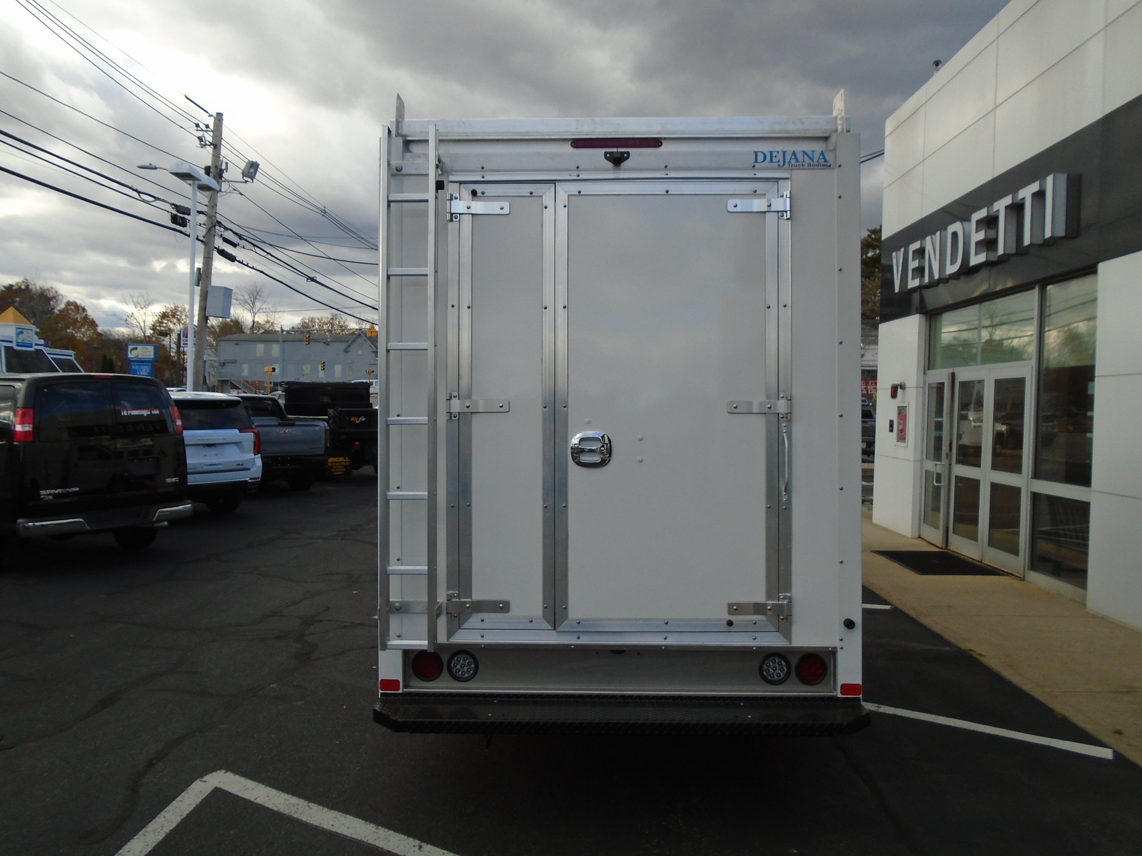 2025 GMC Savana Cutaway 3500 Base