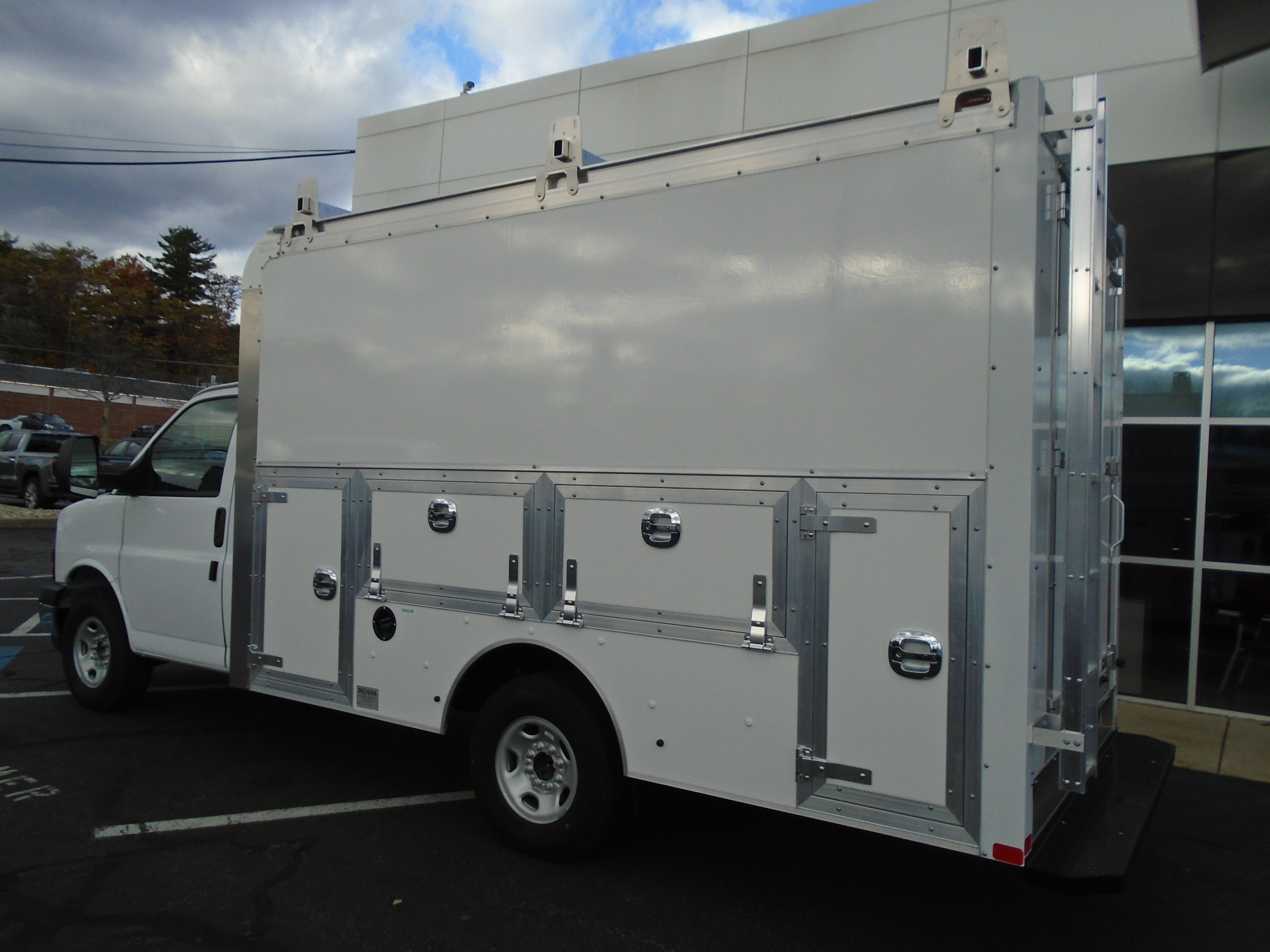 2025 GMC Savana Cutaway 3500 Base