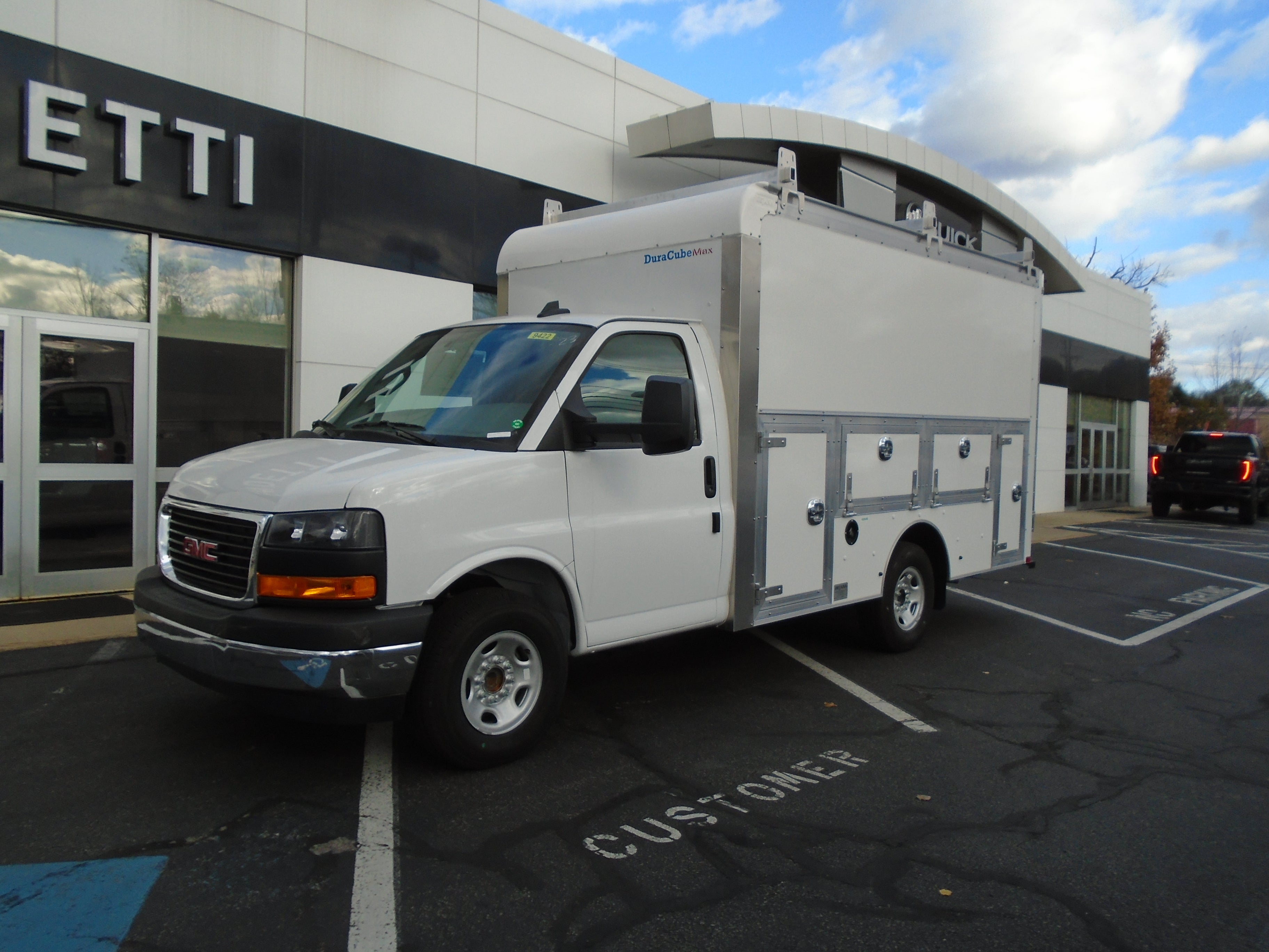 2025 GMC Savana Cutaway 3500 Base