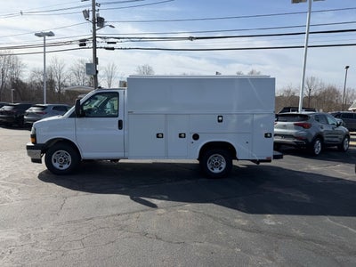 2026 GMC Savana Cutaway 3500 Base