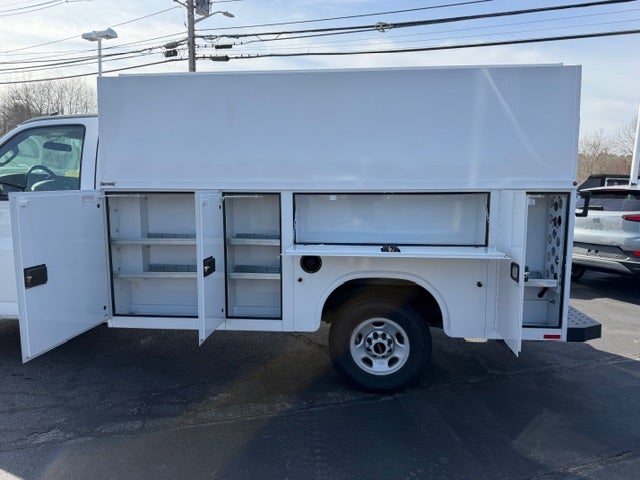 2026 GMC Savana Cutaway 3500 Base