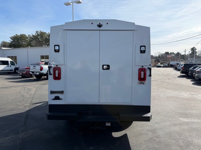 2026 GMC Savana Cutaway 3500 Base