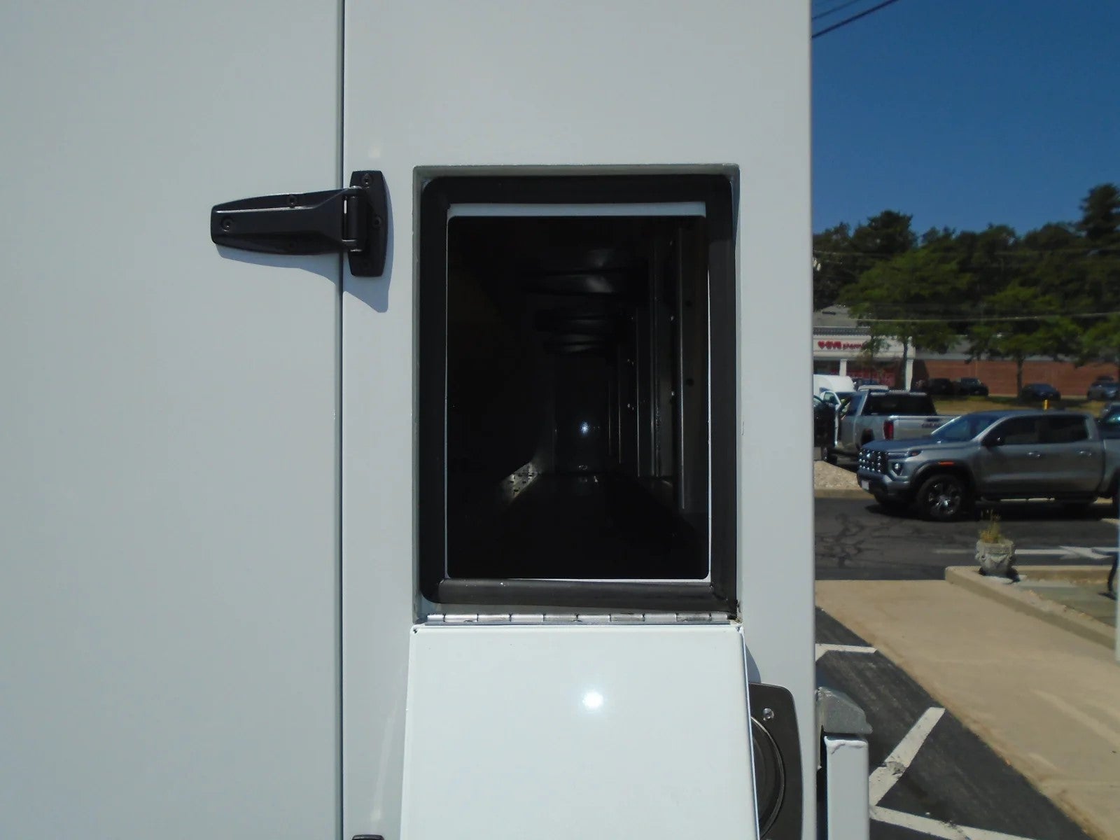 2025 GMC Savana Cutaway 3500 Base