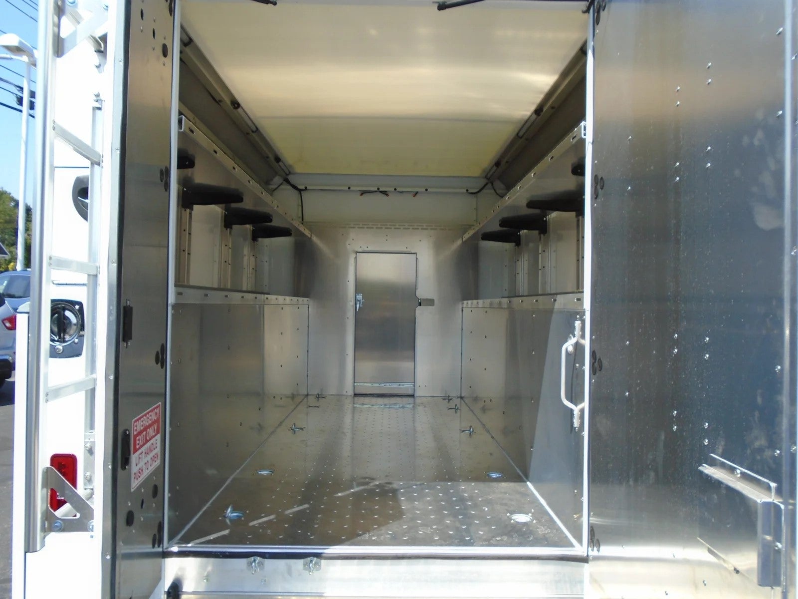 2025 GMC Savana Cutaway 3500 Base