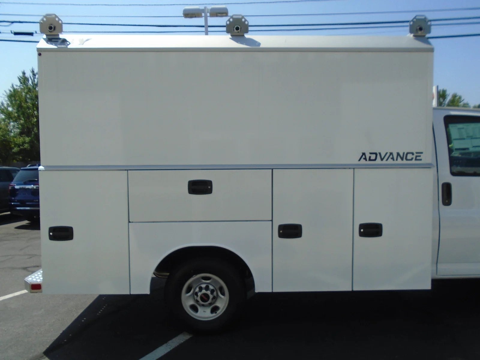 2025 GMC Savana Cutaway 3500 Base