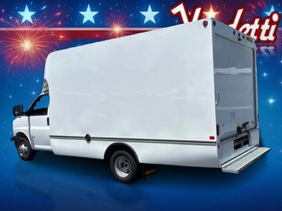 2026 GMC Savana Cutaway 3500 Base