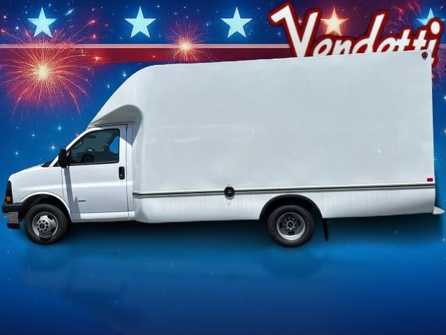 2026 GMC Savana Cutaway 3500 Base