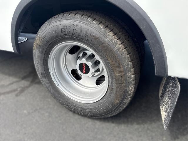 2025 GMC Savana Cutaway 3500 Base