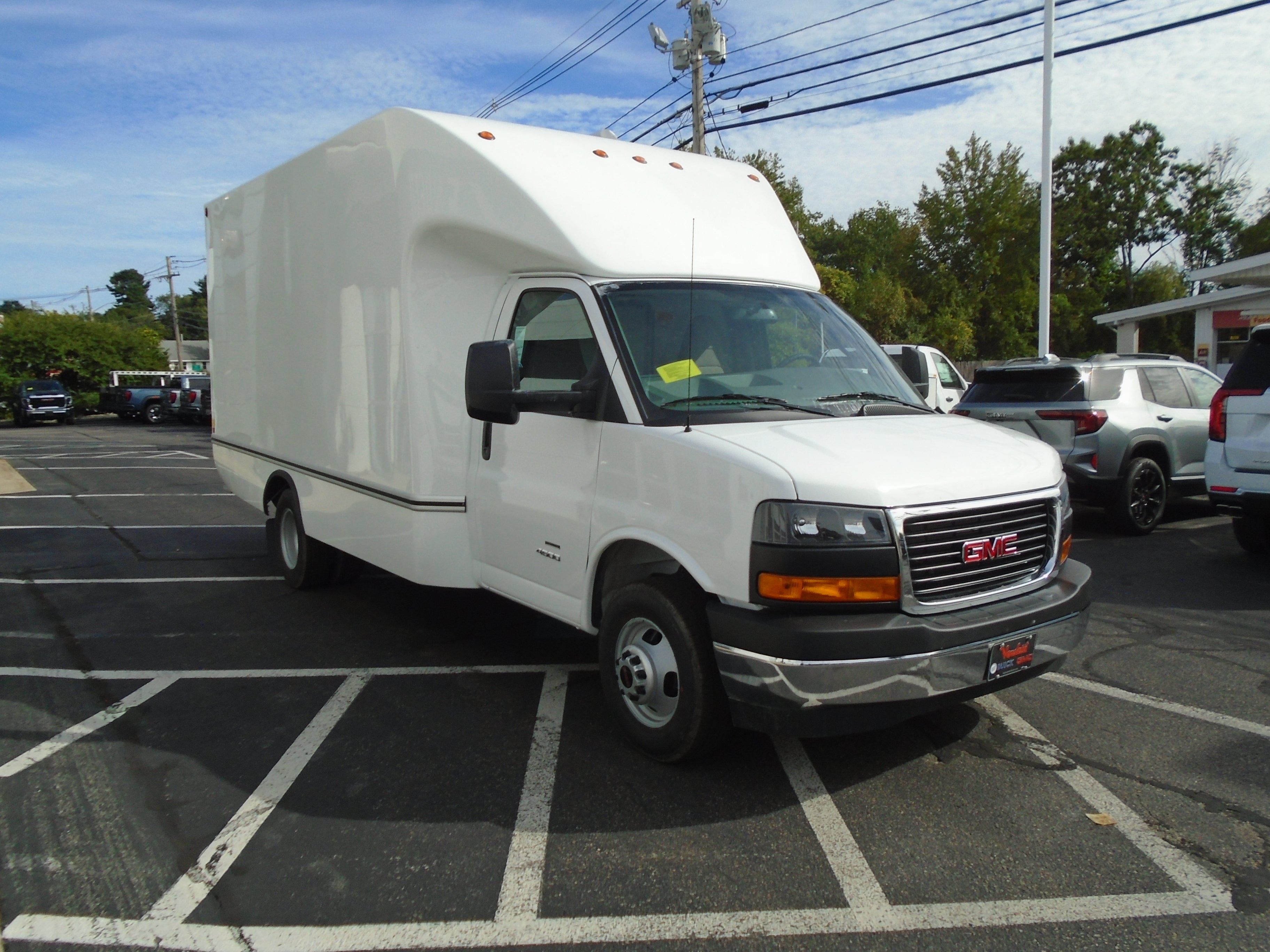 2026 GMC Savana Cutaway 4500 Base